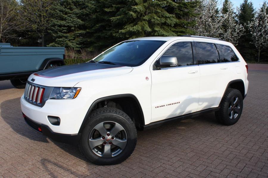  Jeep Grand Cherokee Trailhawk Concept 2012 года  (фото 24 из 25)
